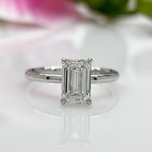 lab-grown diamond engagement rings