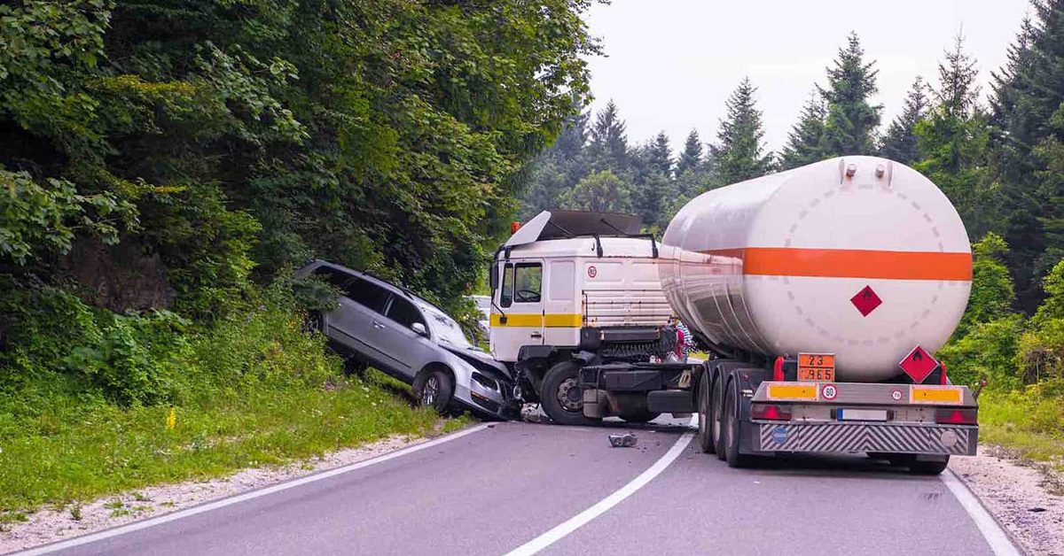 18 Wheeler Lawyers in Houston - Expert Legal Support After Truck Accidents